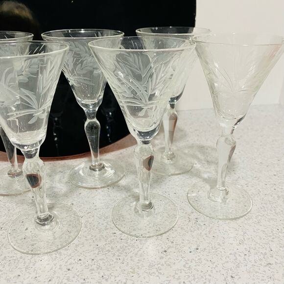 Vintage clear etched crystal cordial wine glasses 8 stems shots sherry 1 fl oz - Picture 2 of 7